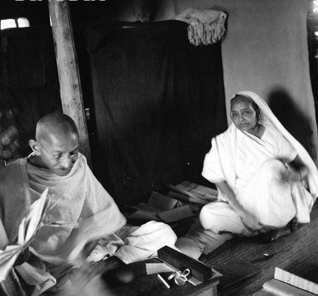 The man who shook the world: A life of Mahatma Gandhi